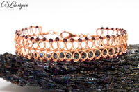 Intertwining loops wirework bracelet