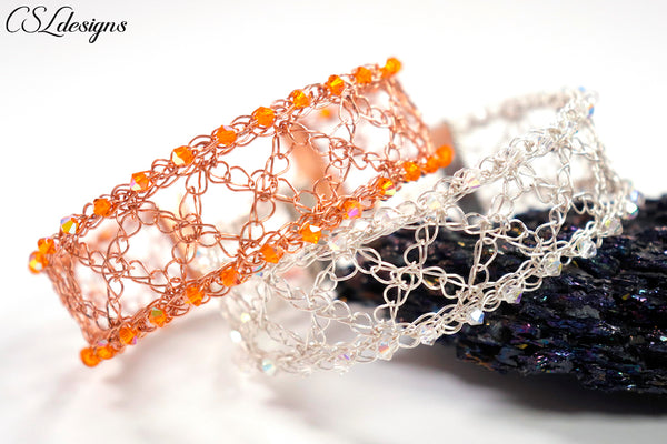 Kisses wire crochet bracelet