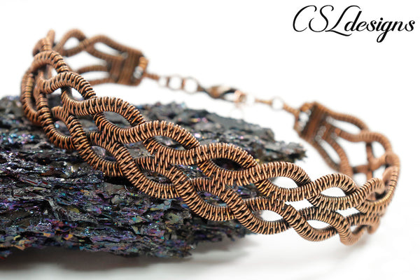 Intertwining wirework bracelet ⎮ Copper oxidised
