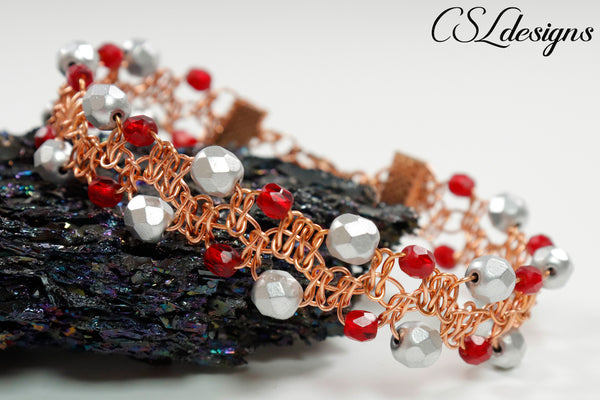 Alternating square knot wire macrame bracelet ⎮ Copper, red and silver