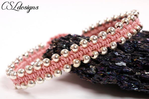 Easy macrame bracelet ⎮ Pink and silver