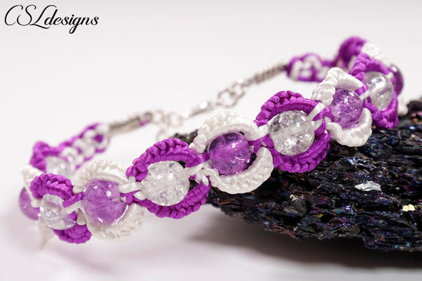 Saturn macrame bracelet ⎮ Purple and white