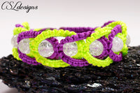 Intertwining herringbone macrame bracelet ⎮ Purple and neon green