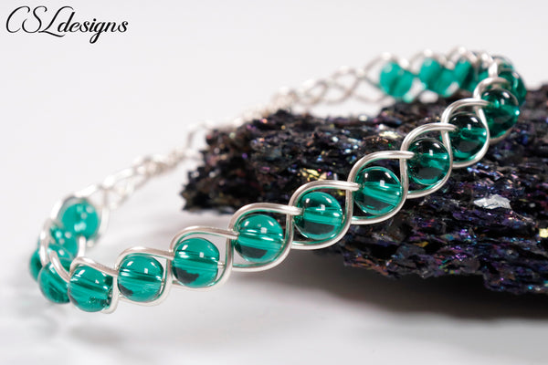 Inside braided wirework bracelet ⎮ Silver and green