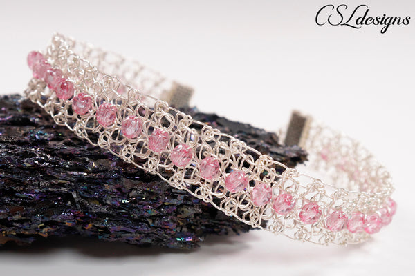 Wire crochet beaded bracelet ⎮ Silver and pink
